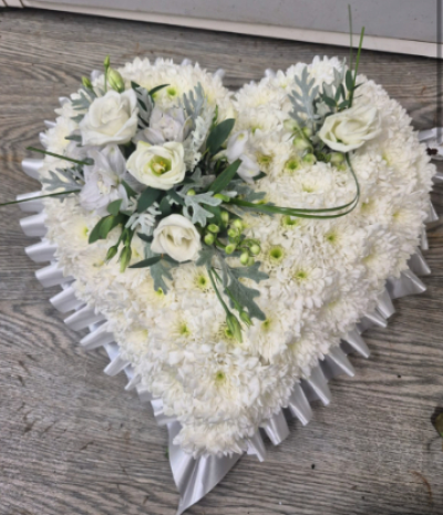 Funeral Heart - A beautiful floral gift for your loved ones final journey. Different colours and flowers of your choosing
